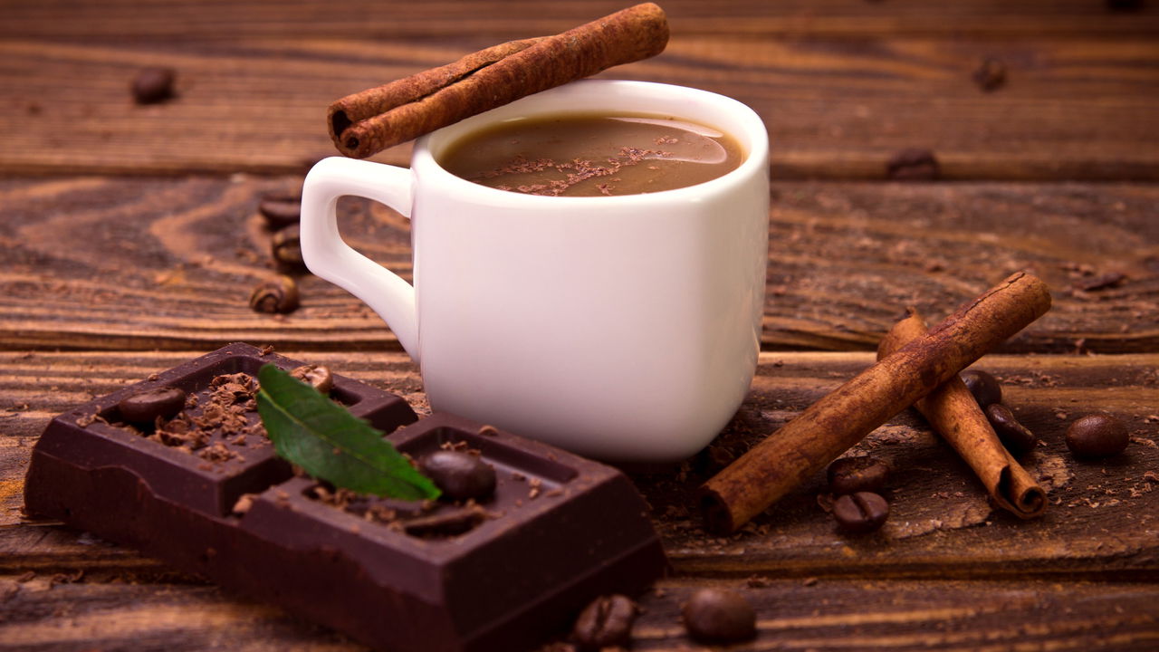 O chocolate quente cremoso com toque de canela