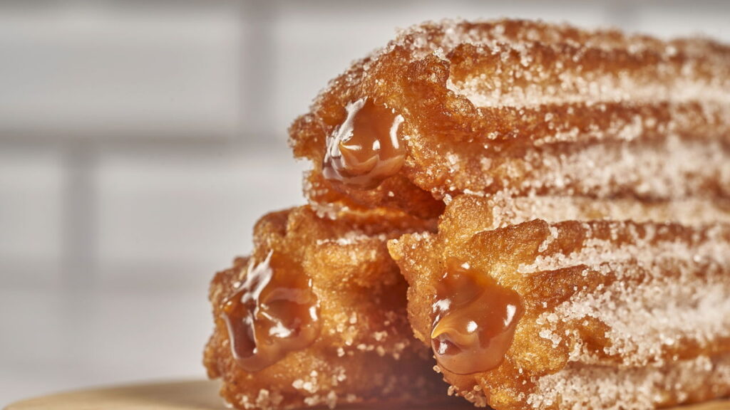 Receita de churros assados que explodem sabor sem fritura