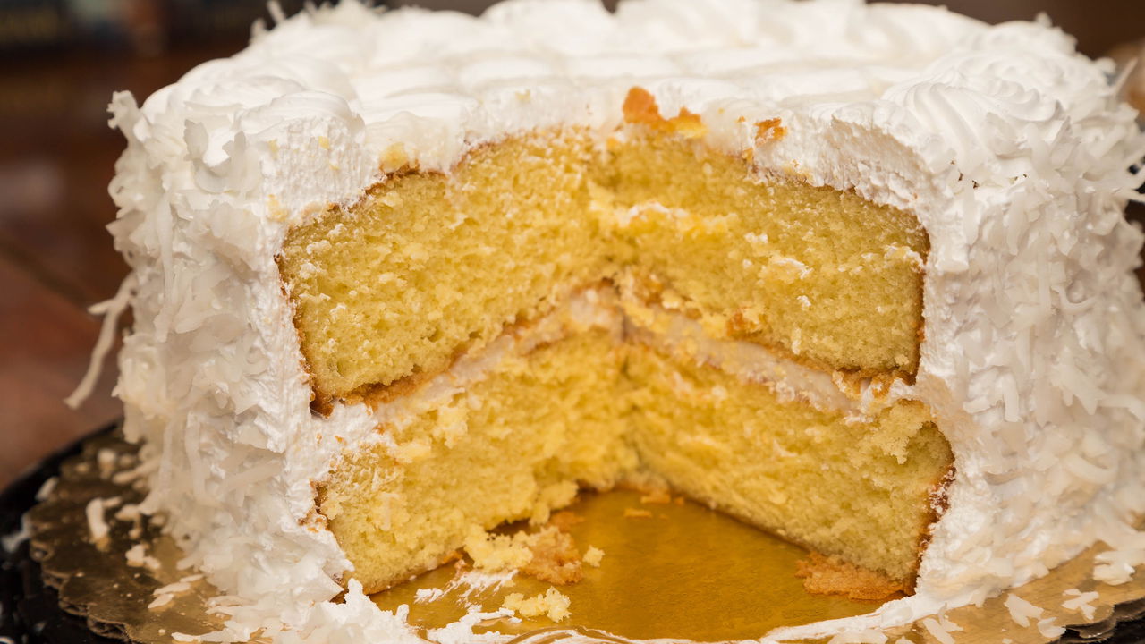 Como fazer bolo de coco com farinha de aveia fofinho e cheio de sabor