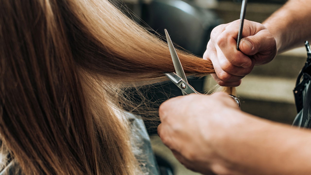 Corte bordado mantém cabelo saudável sem visitas ao salão