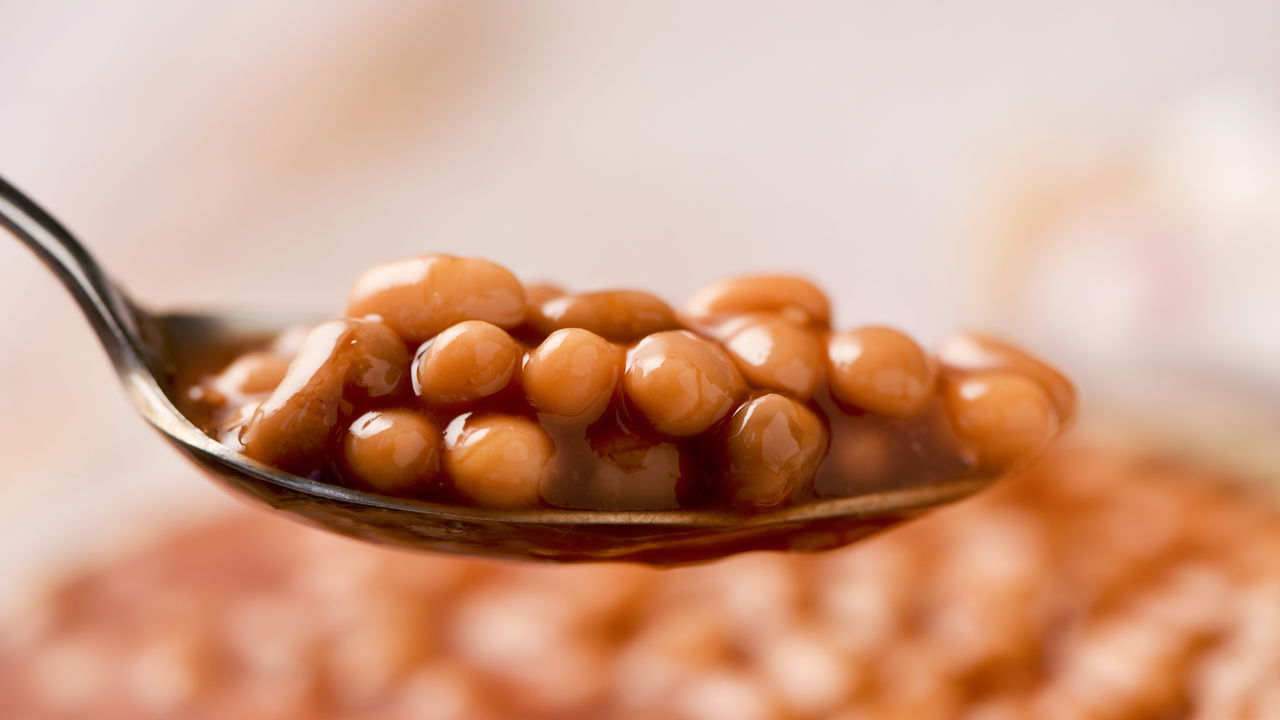 Cozinhar feijão sem deixá-lo de molho pode parecer uma questão trivial, mas influencia diretamente no sabor e no tempo de preparo
