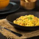 Receita rápida de cuscuz de frigideira conquista pela praticidade e sabor no dia a dia