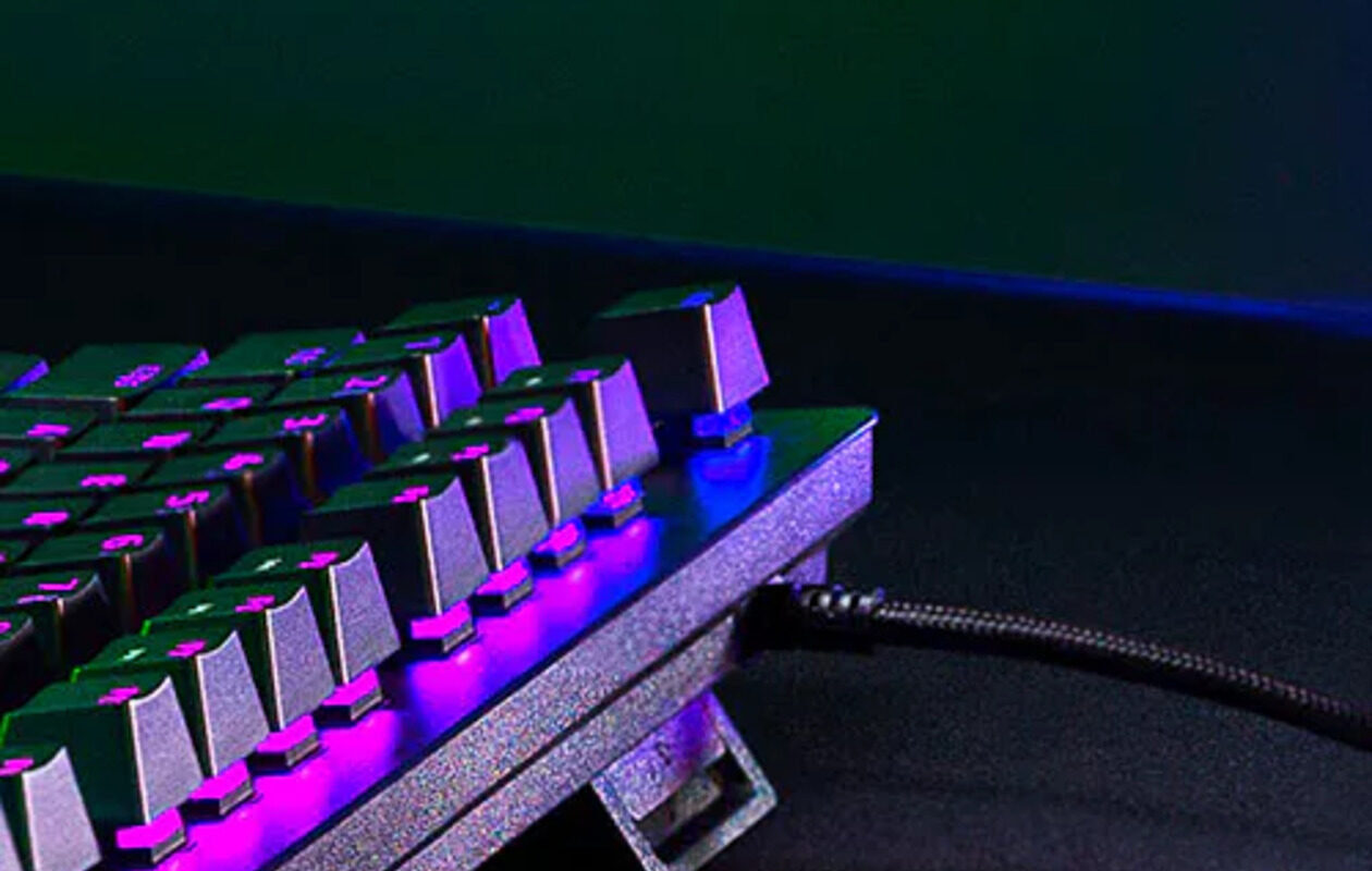 Teclado que troca de cor sozinho e hipnotiza