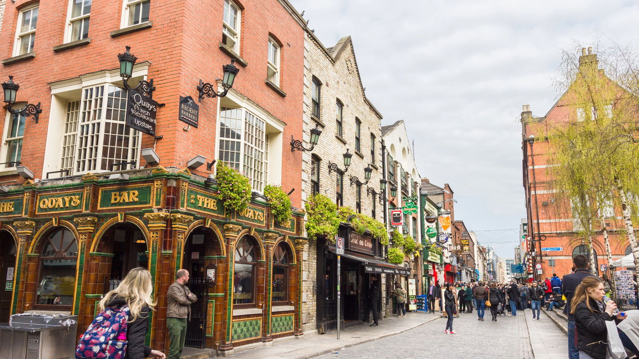 Cidade irlandesa encanta com história, cerveja Guinness e clima multicultural