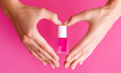 Manter o esmalte impecável por mais de uma semana é totalmente possível para quem adota as técnicas certas