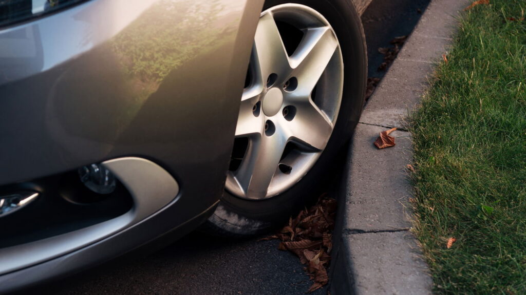 Meu pai me ensinou 3 truques para estacionar e nunca mais errei