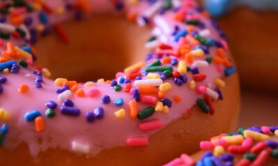 Da guerra às vitrines: a história dos donuts e sua popularização mundial