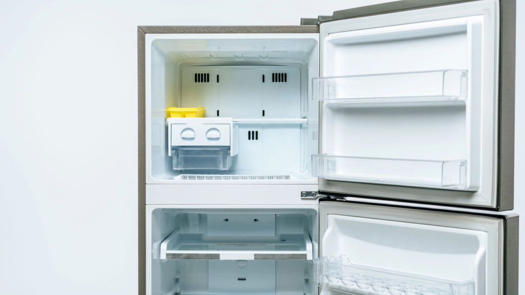 Saber o que acontece se você deixar a geladeira desligada por muito tempo é essencial para manter a qualidade dos alimentos e garantir o bom funcionamento do aparelho ao longo dos anos