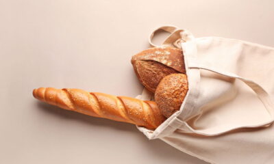 Manter o pão macio por mais tempo sem recorrer a sacos ou películas pode parecer um desafio, mas existem métodos simples e eficazes para preservar a qualidade do pão