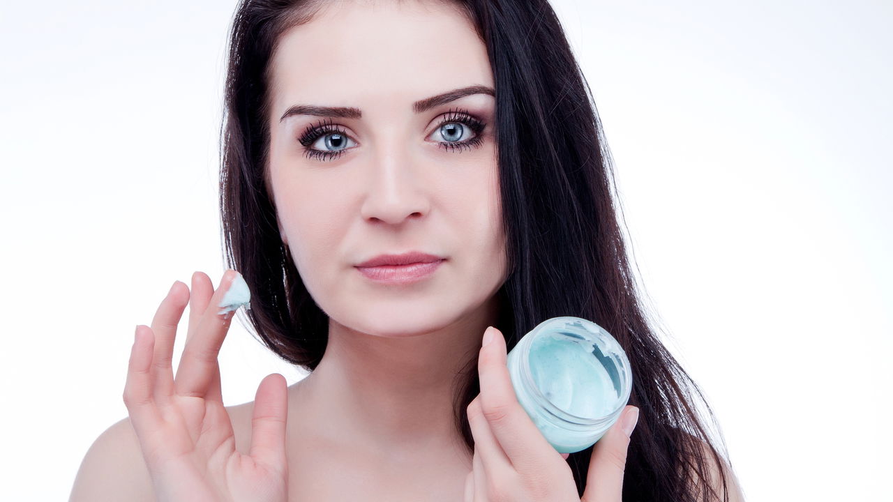 Ter um cabelo hidratado é fundamental para manter a saúde, brilho e beleza dos fios. Com o uso regular de máscaras caseiras eficazes, é possível proporcionar uma hidratação