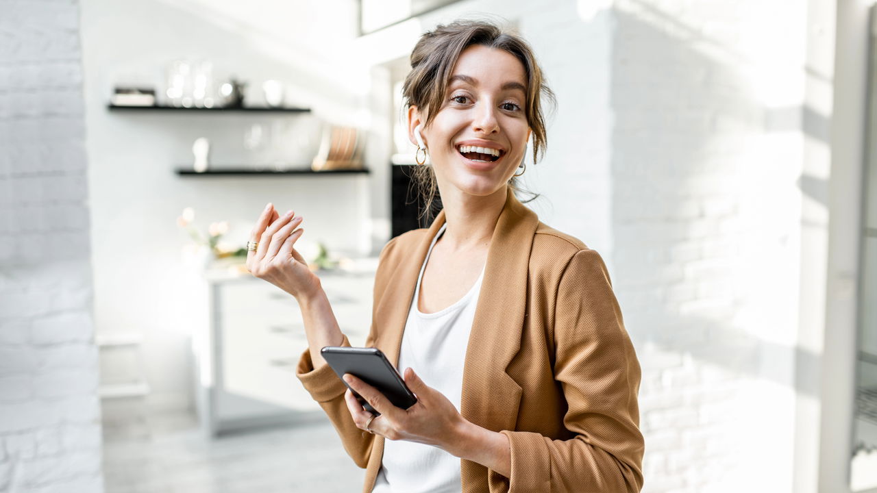 A palavra "cônsul" tem grande relevância na diplomacia, representando oficialmente um país em solo estrangeiro e desempenhando papeis fundamentais em tratados e relações internacionais