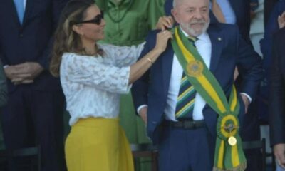 Look de Janja em evento com Lula carrega mais do que estilo, diz análise