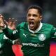 O Palmeiras sofreu um pouco, mas conseguiu garantir sua vaga na semifinal da Libertadores. Na noite desta quarta-feira (24), o Verdão saiu atrás no primeiro tempo e conseguiu se recuperar depois do intervalo, com uma virada que contou, mais uma vez, com o brilho da dupla Vitor Roque e Flaco López. Confira como o Jogada10 avaliou os jogadores alviverdes.