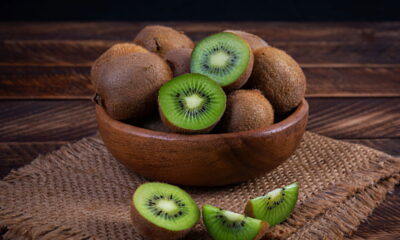 Como plantar kiwi em casa e colher frutas frescas