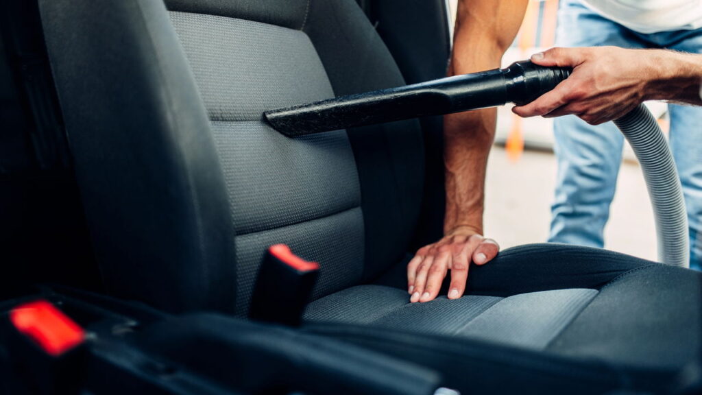 Como manter o interior do carro sempre limpo e cheiroso