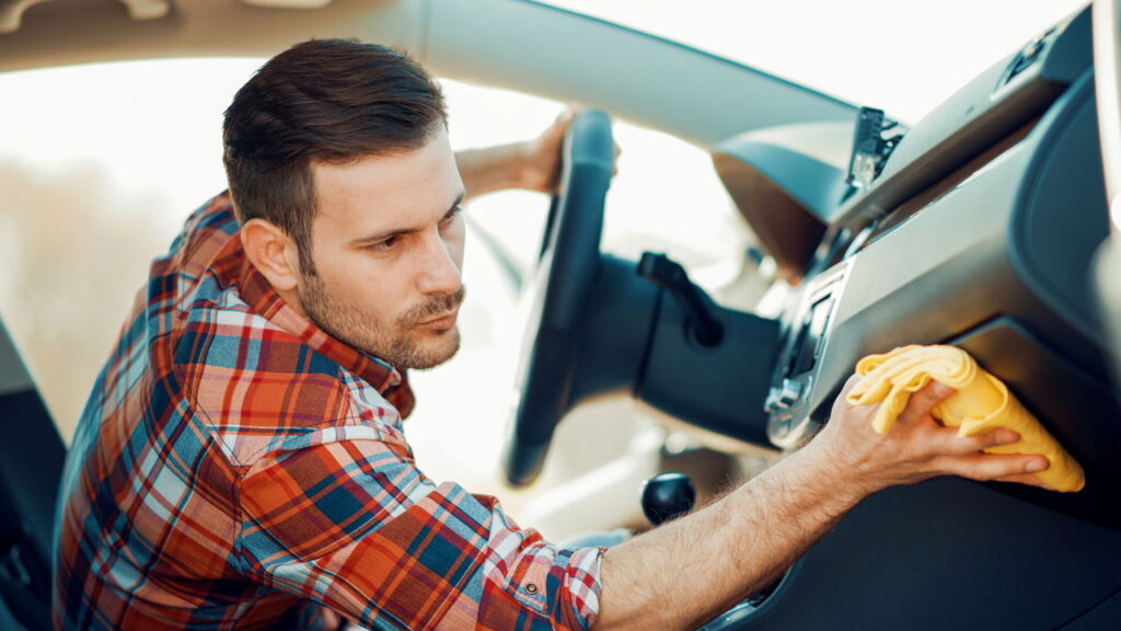Mantenha o carro impecável durante as viagens com essas dicas
