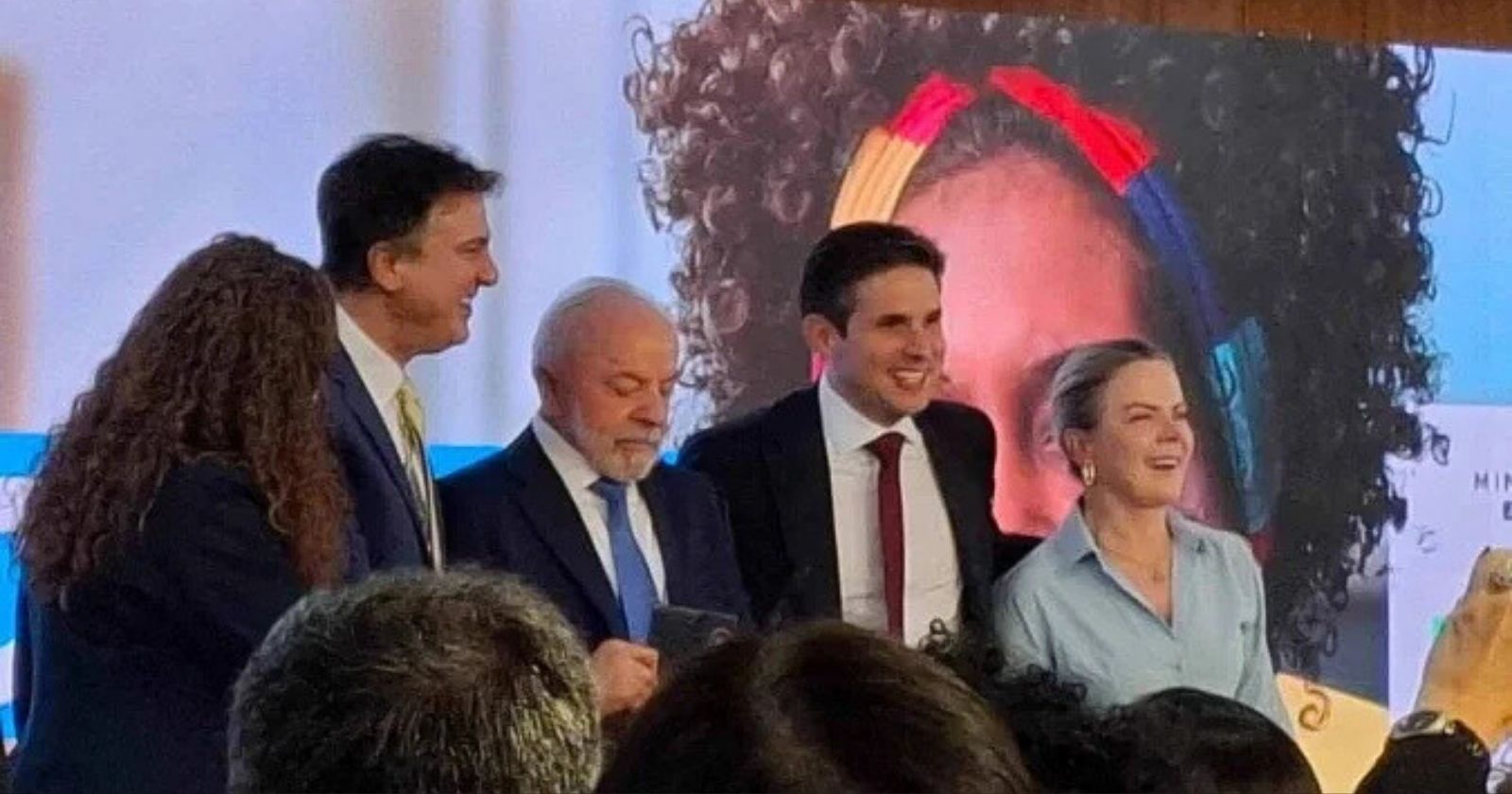 Lula cria Carteira Nacional Docente; programa prevê desconto a professores