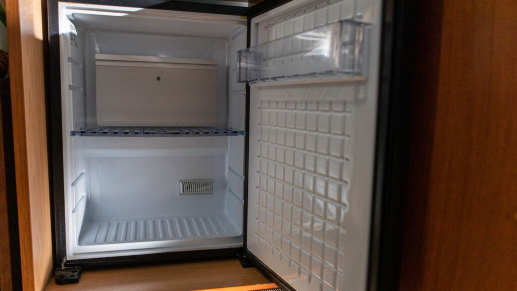 Saber o que significa quando a luz do freezer apaga sozinha é essencial para evitar surpresas desagradáveis e garantir a conservação dos alimentos