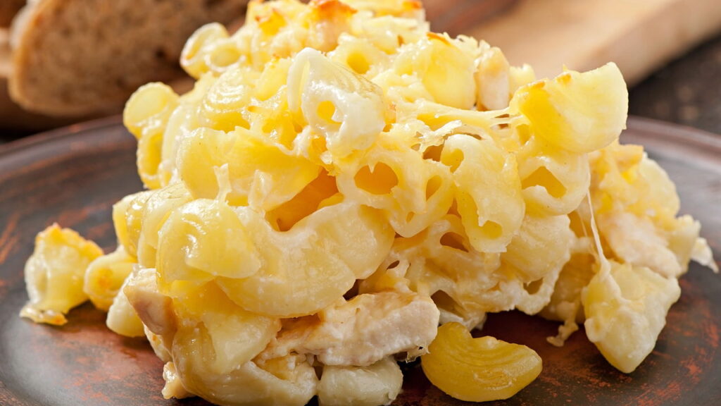 Receita de macarrão cremoso que fica pronto em 15 minutos
