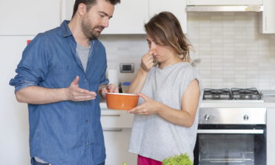 Como acabar com o cheiro de fritura usando canela e cravo