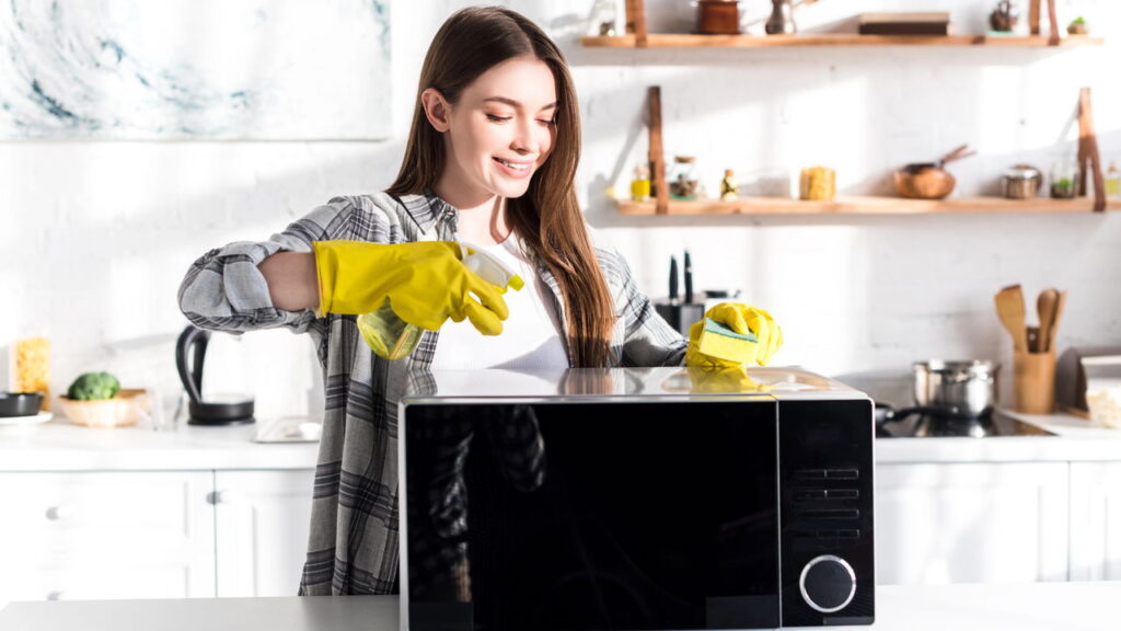 Micro-ondas limpo