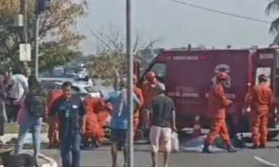 Mulher morre após colisão entre moto e ônibus em Niterói