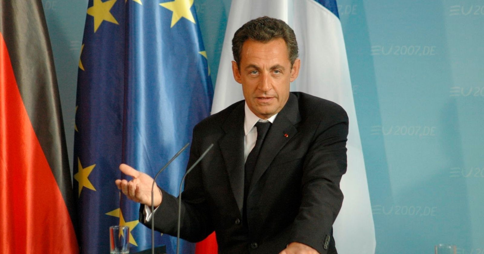 Ex-presidente Nicolas Sarkozy condenado a cinco anos de prisão