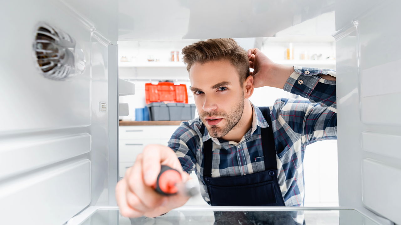 Se o freezer está congelando apenas de um lado, isso pode indicar alguns problemas que precisam ser corrigidos para garantir o funcionamento adequado do aparelho