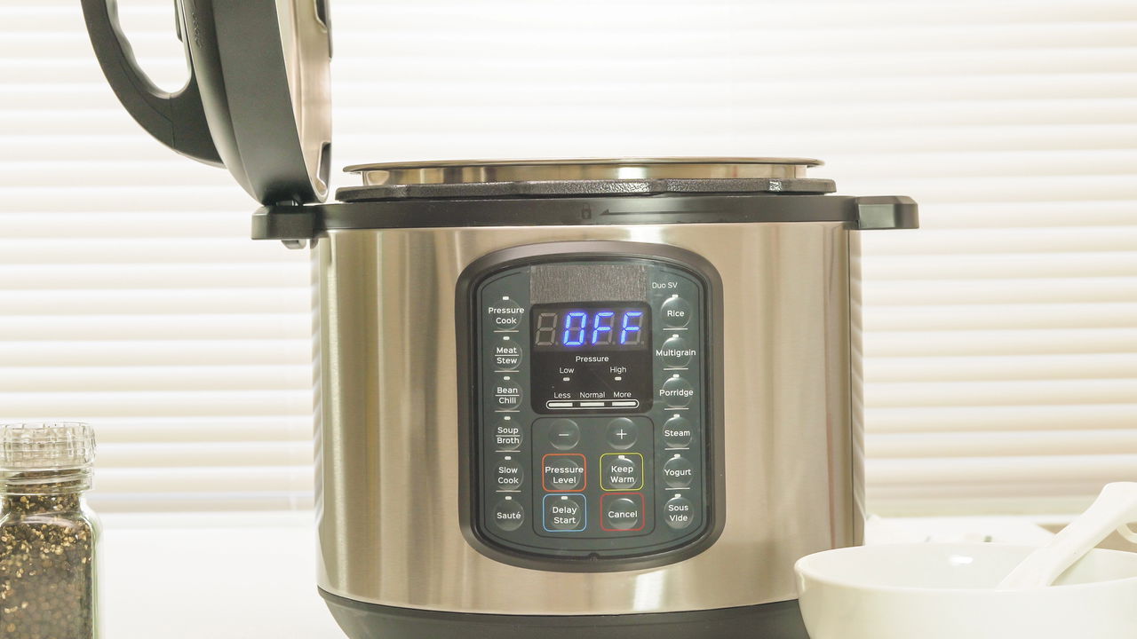 Preparar um arroz soltinho é uma habilidade apreciada na culinária do dia a dia, trazendo leveza e sabor à refeição.