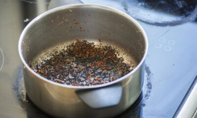 Recuperar uma panela queimada pode parecer uma tarefa difícil, mas com algumas técnicas simples, você pode restaurá-la facilmente e sem esforço