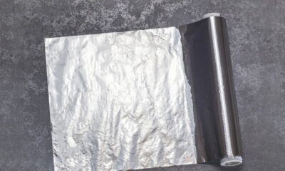 Truques com papel alumínio que ajudam em tarefas na cozinha e fora dela