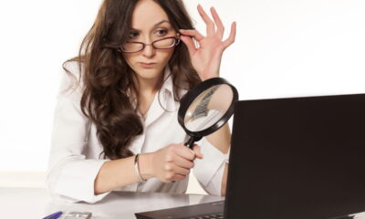 Os esmaltes fluorescentes estão de volta e conquistando espaço nas mãos e pés de quem busca um visual arrojado e moderno