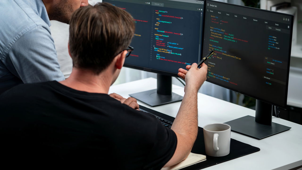 Veja quanto um programador de IA fatura no Brasil