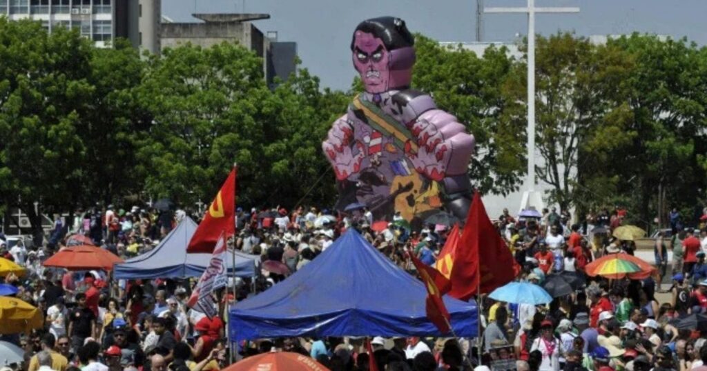 Protestos contra PEC da Blindagem tomam Brasília