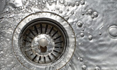 Truque simples que remove cheiro forte do ralo