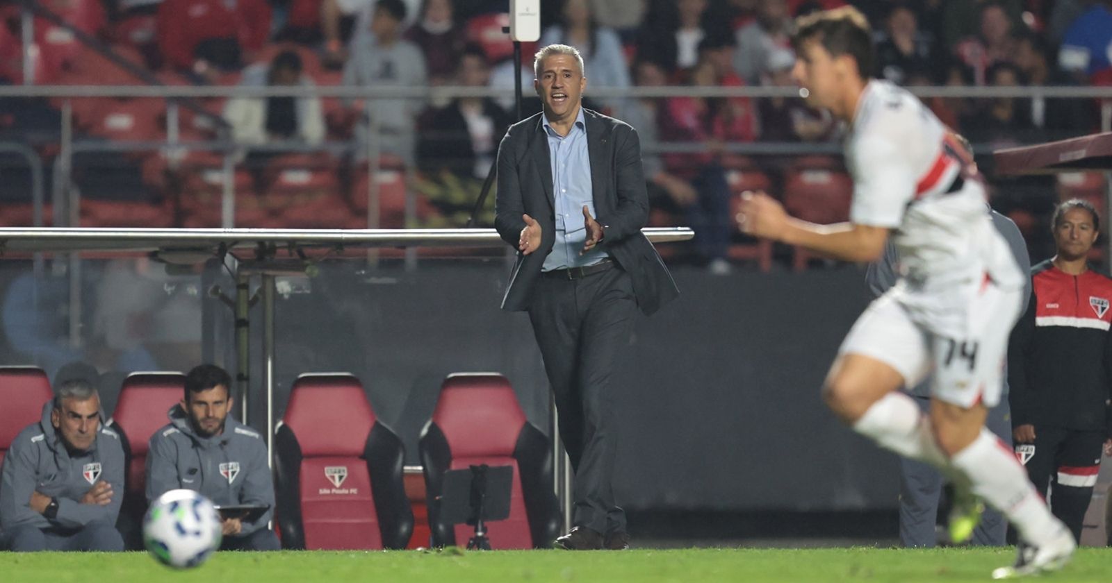 LDU x São Paulo: em que canal vai passar, horário e provável escalação