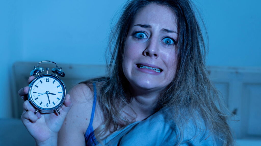 Por que dormimos mal fora de casa? A ciência finalmente explica