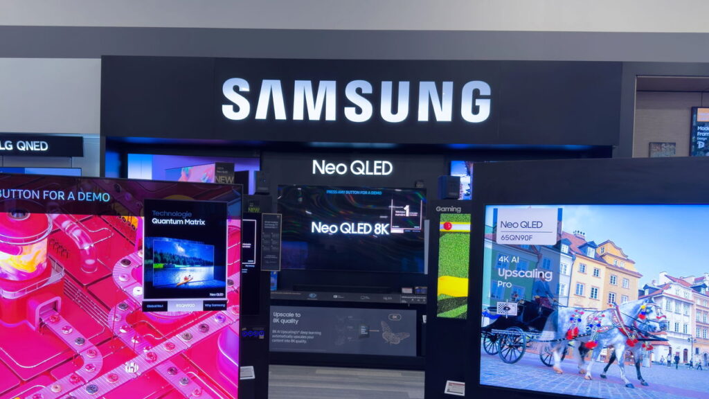 A TV que roda games sem videogame 