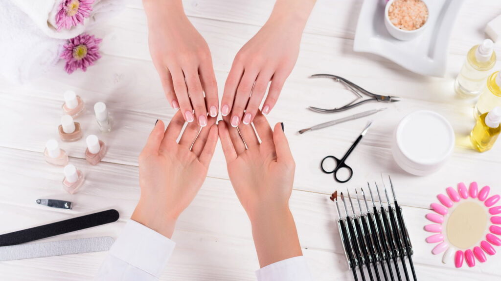 Com a mudança de estação, é essencial cuidar das suas unhas para que permaneçam saudáveis e fortes