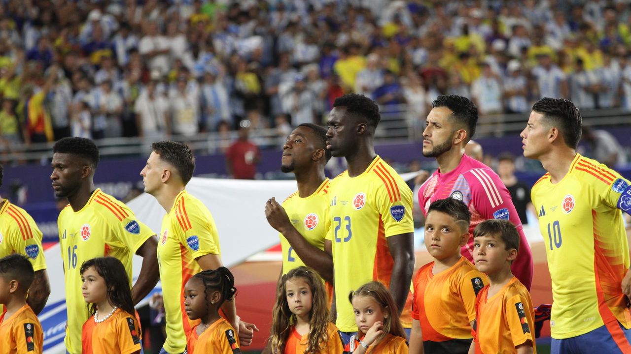 Luis Suárez marca poker nas eliminatórias sul-americanas