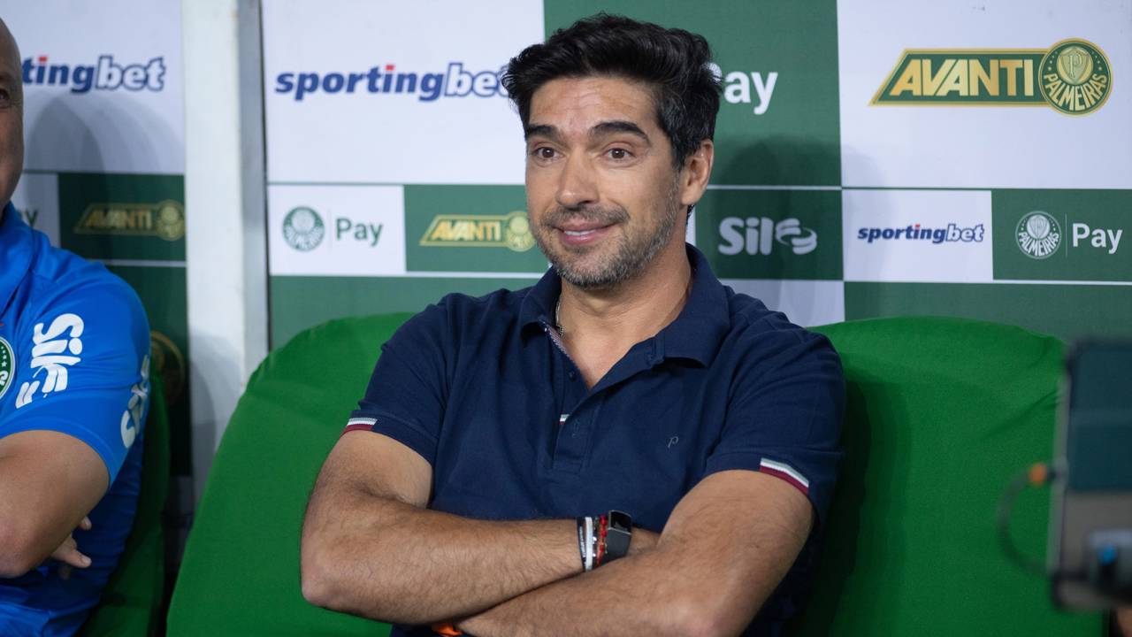 Abel rebate Crespo e recorda o processo que levou o Palmeiras ao topo, "É um ciclo vicioso"