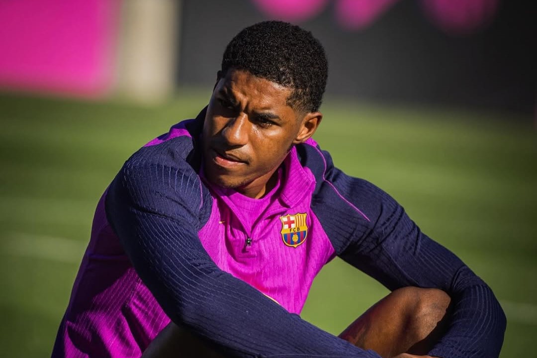 Rashford vive grande fase no Barcelona com apoio total de Hansi Flick