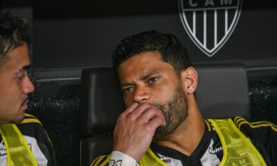 Atlético-MG avalia rescisão com Hulk, mas atacante promete cumprir contrato