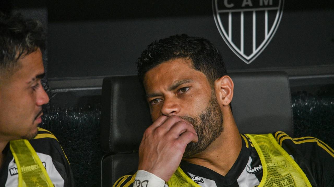 Atlético-MG avalia rescisão com Hulk, mas atacante promete cumprir contrato