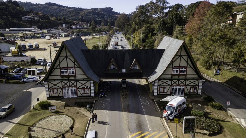 As cidades serranas mais charmosas para viajar a dois no inverno