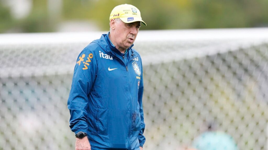Carlo Ancelotti afirmou que já definiu a equipe titular para sua estreia