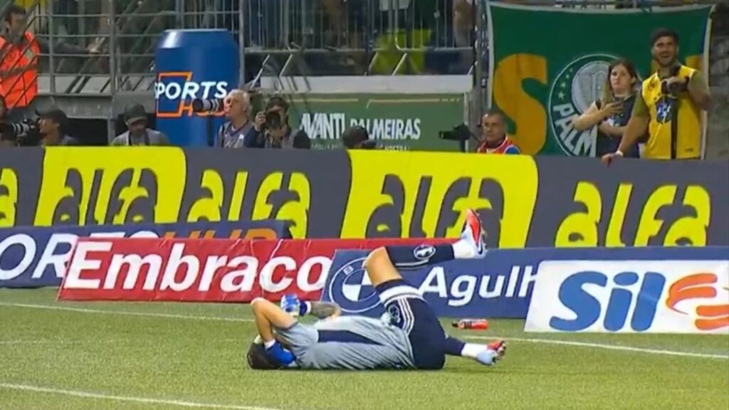 Cassio-Cruzeiro-garrafa-Palmeiras