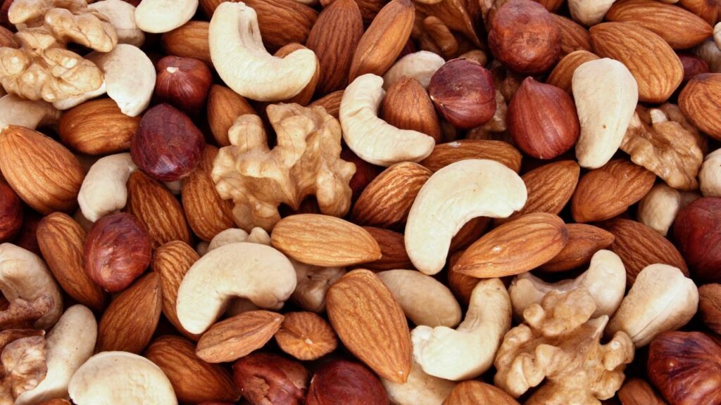 Alimentação e TPM! O que realmente ajuda e o que piora os sintomas
