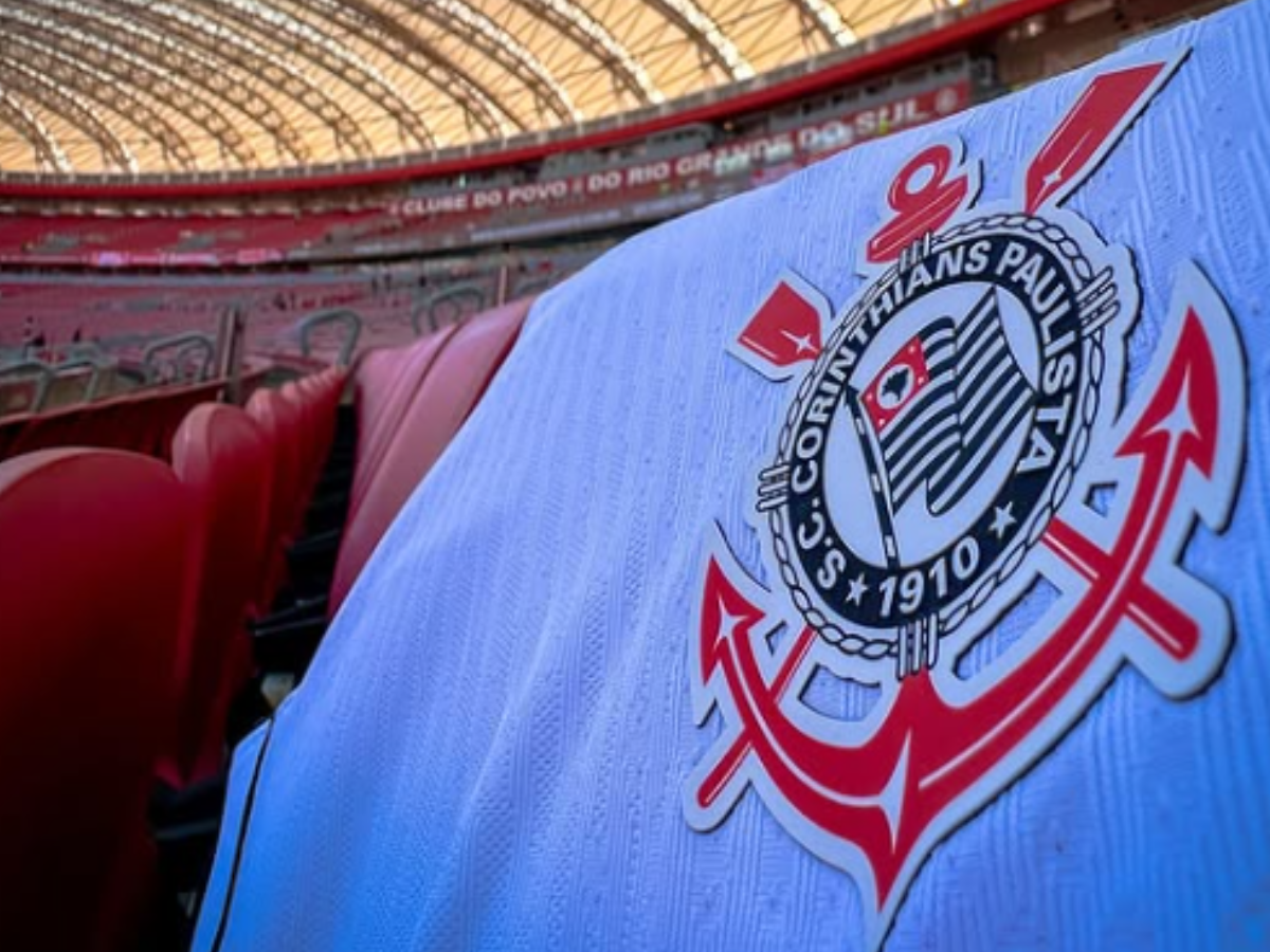 Corinthians quita parcela atrasada e aguarda a liberação do transfer ban