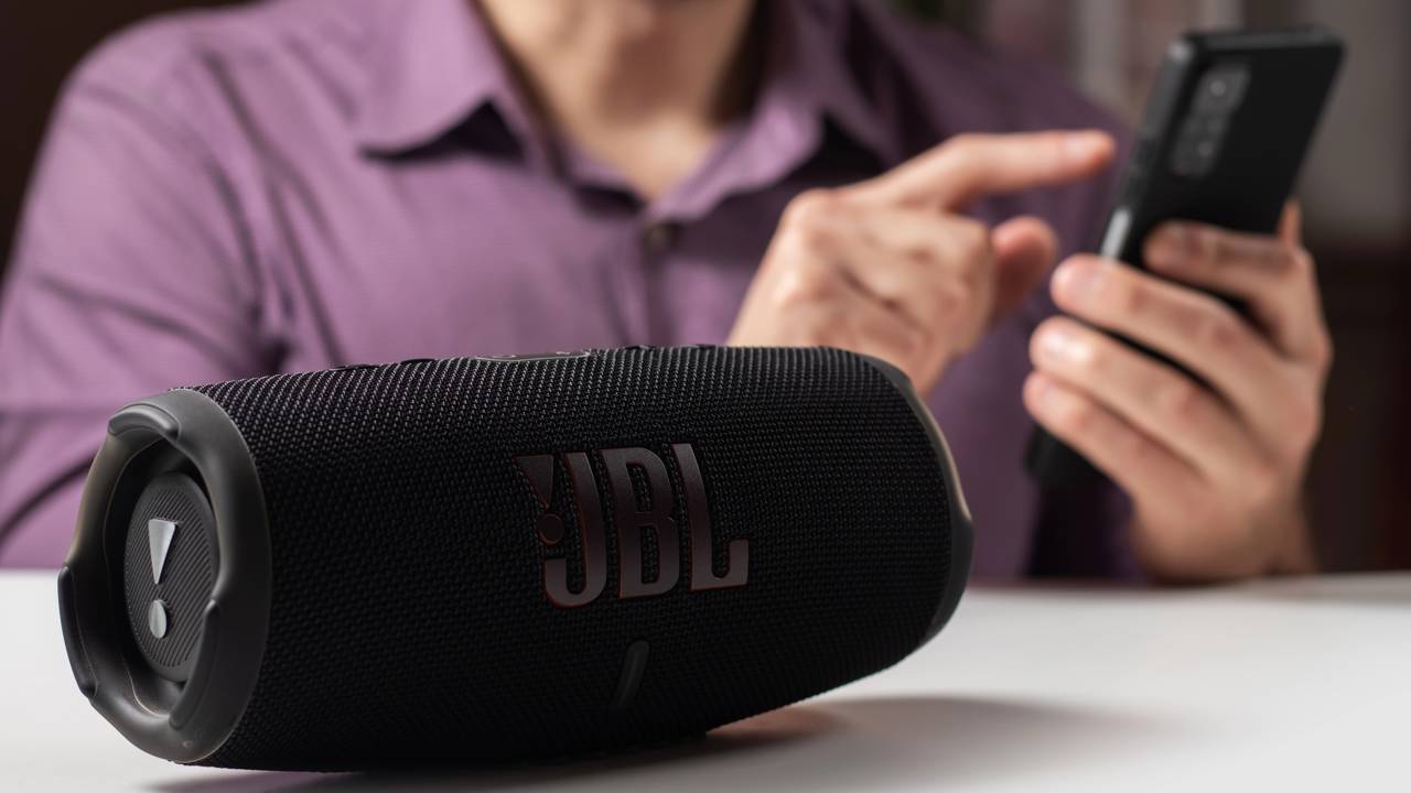 Três caixas de som portáteis com som potente e graves intensos